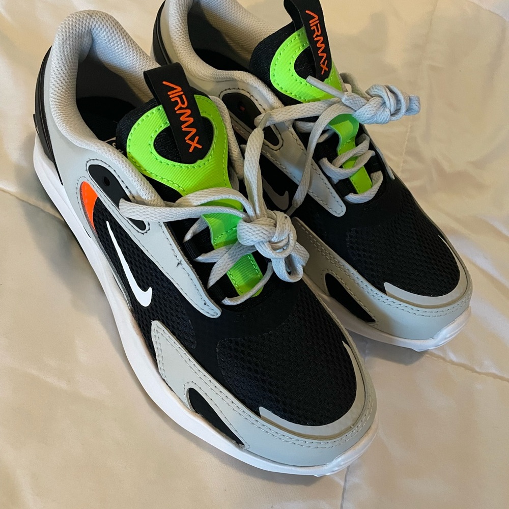 Nike Big boy shoes size 5